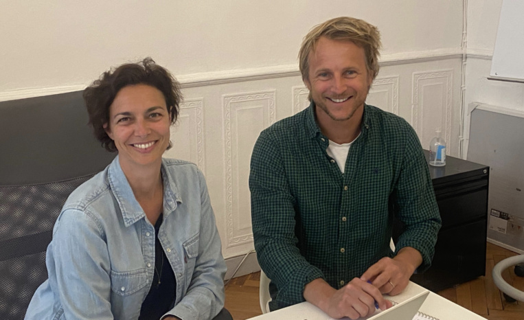 Amandine et Marc Beaucourt ont crée une offre de communication innovante avec un biscuit personnalisable