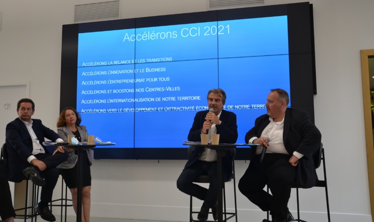 Les représentants des commerçants et des chefs d'entreprises tous unis autour des candidatures de Jean-Luch Chauvin et Stéphane Paglia (photo : F.Dubessy)