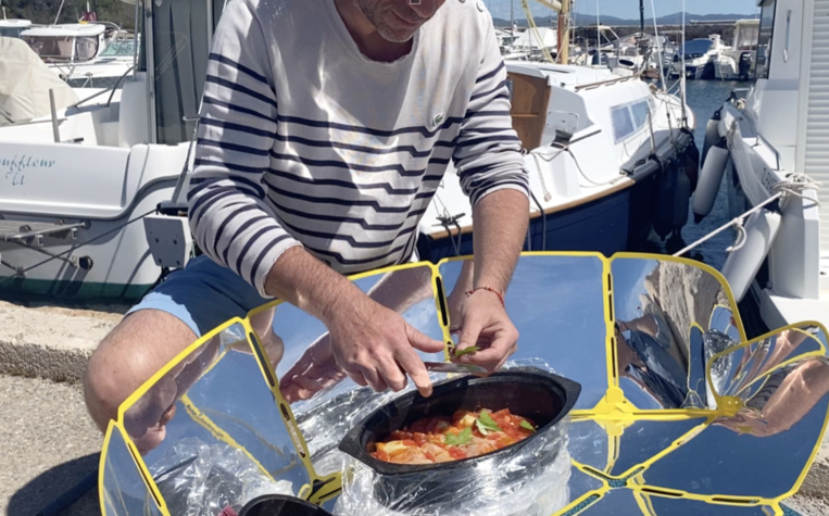 Le four solaire pliable© Solar Brother Le four solaire pliable© Solar Brother