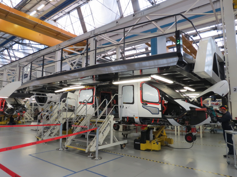 Soixante personnes travaillent déjà sur la chaîne d'assemblage des H160. (photo JC Barla) Soixante personnes travaillent déjà sur la chaîne d'assemblage des H160. (photo JC Barla)