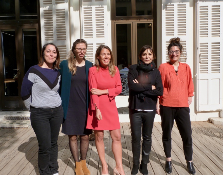 Une partie de l’équipe nationale et marseillaise de Force Femmes autour de Véronique Morali (2e en partant de la droite) Photo©MOH