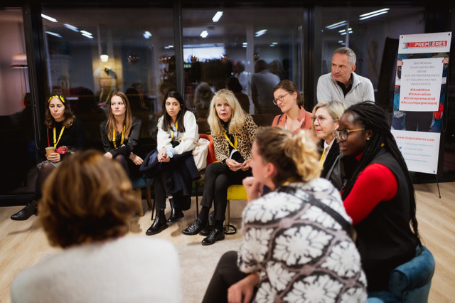 Le réseau Les Premières en pleine séance de travail. Photo©Les Premières. Le réseau Les Premières en pleine séance de travail. Photo©Les Premières.