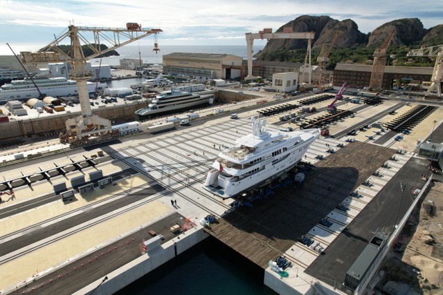 ​La Ciotat : L’ascenseur à bateaux de 4 300 tonnes en service