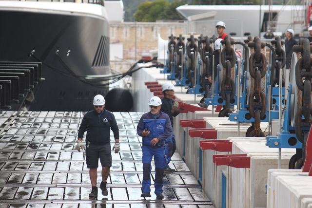 ​La Ciotat : L’ascenseur à bateaux de 4 300 tonnes en service