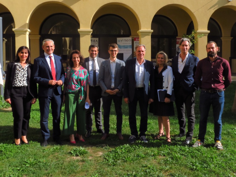 Aux côtés de Meta, Simplon.co et de la Région, plusieurs partenaires relaient la mise en place de la formation à Marseille (Photo JC Barla). Aux côtés de Meta, Simplon.co et de la Région, plusieurs partenaires relaient la mise en place de la formation à Marseille (Photo JC Barla).