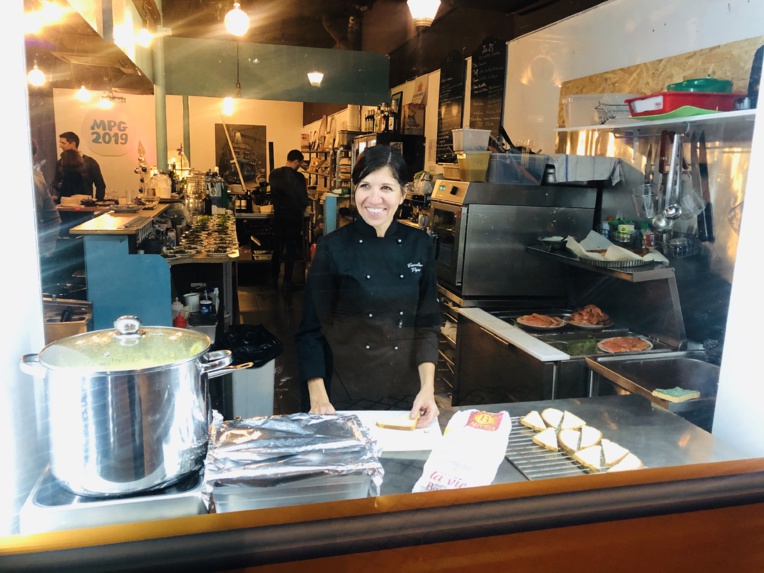 Caroline Viyer, chef à domicile, fait découvrir les recettes provençales outre-atlantique.