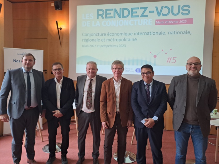 Nicolas Ferand, Philippe Deveau, Jean-Christophe Ehrhardt, Serge Hincker, Eric Salle et Maurice Wolff se sont partagés l’évocation de la conjoncture économique ressentie par les entrepreneurs (photo JC Barla).