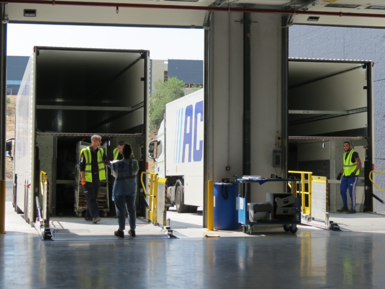 Les véhicules à « double deck » chargent plus de produits pour réduire les flux sur la route. (photo JC Barla).