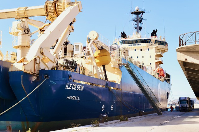 12 navires câbliers, dont l'Ile de Sein d'ASN, sont enregistrés au RIF. ©NBC