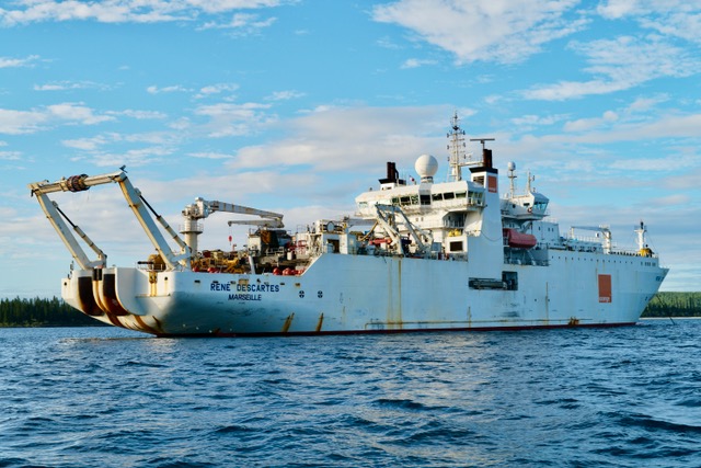 Le René Descartes d'Orange Marine est actuellement positionné en Asie pour l'opérateur japonais KDD. ©NBC Le René Descartes d'Orange Marine est actuellement positionné en Asie pour l'opérateur japonais KDD. ©NBC