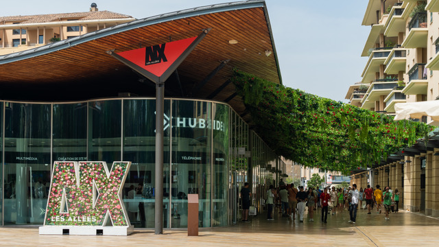 Le centre commercial Les Allées à Aix-en-Provence. Photo©Thibautmodelia