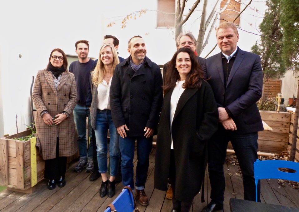 Autour d’Emilie de Lombarès, l’équipe du collectif  « Entreprendre pour Toi » a présenté, au café/tiers-lieu Twali, ses premières actions concrètes © MOH