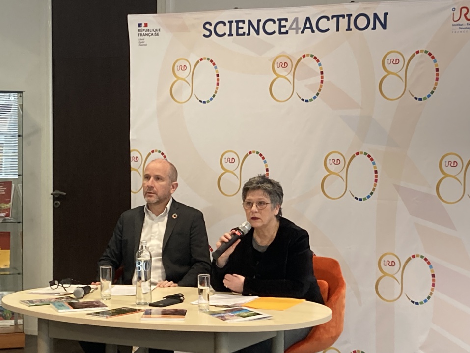 Gilles Pecassou et Valérie Verdier défendent une science de la durabilité co-construite (photo IRD)