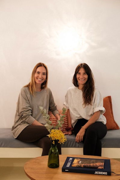 Bettina de Boisse et Julie Bouissin, les amies d'enfance devenues amies entrepreneuses. Bettina de Boisse et Julie Bouissin, les amies d'enfance devenues amies entrepreneuses.