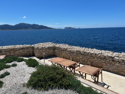 L'île accueille 70 couverts pour le restaurant et 150 places pour le bar éphémère. © Fabienne Berthet L'île accueille 70 couverts pour le restaurant et 150 places pour le bar éphémère. © Fabienne Berthet