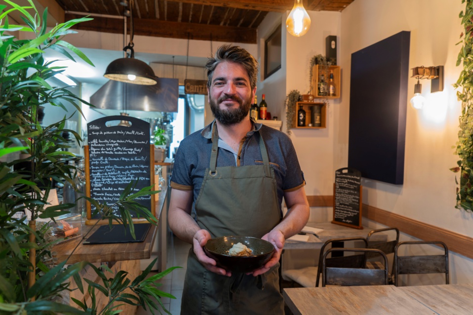 Mathias Germain, chef et propriétaire de la Délicatesse. © Margot Fournié