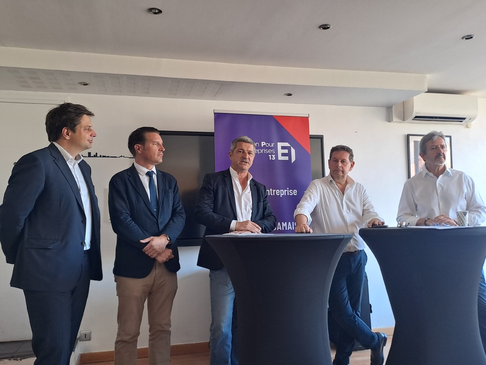 Martin Féraud, Cyril Sauvat, Sébastien Motte, Philippe Korcia et Jean-Michel Diaz réclament d'accélérer la mise en place des conditions d'accueil des projets industriels, au nom du collectif "Nous l'entreprise". (Photo JC Barla) Martin Féraud, Cyril Sauvat, Sébastien Motte, Philippe Korcia et Jean-Michel Diaz réclament d'accélérer la mise en place des conditions d'accueil des projets industriels, au nom du collectif "Nous l'entreprise". (Photo JC Barla)