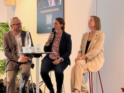 De G. à dte : Frédéric Goupil de Bouillé, ADI, Marion Chaparro, Free Pro et Corinne Orsoni pour Euroméditerranée. ©NBC De G. à dte : Frédéric Goupil de Bouillé, ADI, Marion Chaparro, Free Pro et Corinne Orsoni pour Euroméditerranée. ©NBC