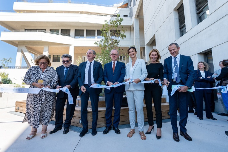 Elus, représentants de l'Etat et dirigeants de RTE ont inauguré le nouveau siège régional du gestionnaire du réseau électrique ce 1er octobre. © RTE Elus, représentants de l'Etat et dirigeants de RTE ont inauguré le nouveau siège régional du gestionnaire du réseau électrique ce 1er octobre. © RTE