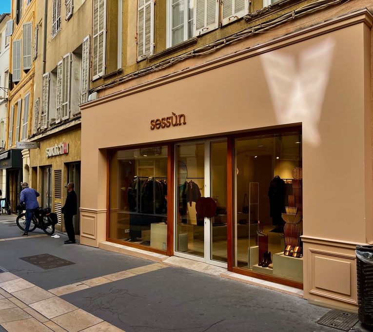 LA SCPI Attraits Pierre a acquis les murs de cette boutique, au cœur du centre ancien d'Aix © JP