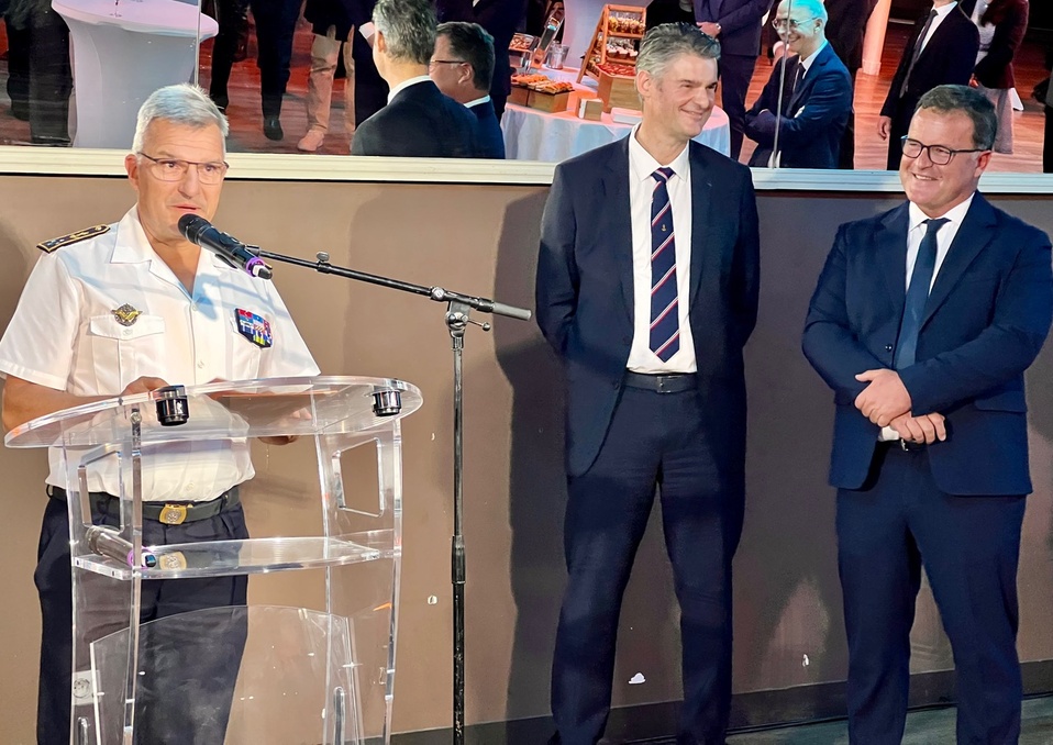 De G. à dte : Christophe Lucas, préfet maritime de la Méditerranée, André Gaillard, président de la FFPM et Rémi Lesto, président de la station de pilotage de Marseille-Fos. ©NBC De G. à dte : Christophe Lucas, préfet maritime de la Méditerranée, André Gaillard, président de la FFPM et Rémi Lesto, président de la station de pilotage de Marseille-Fos. ©NBC