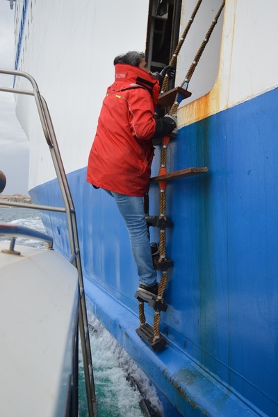 En alerte H24, les pilotes se relaient nuit et jour pour organiser l’approche et l’escale des navires dans les ports et estuaires français guidant les manœuvres capitaines. ©NBC En alerte H24, les pilotes se relaient nuit et jour pour organiser l’approche et l’escale des navires dans les ports et estuaires français guidant les manœuvres capitaines. ©NBC