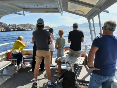 La dispersion des cendres en mer : un marché discret mais bien présent à Marseille La dispersion des cendres en mer : un marché discret mais bien présent à Marseille