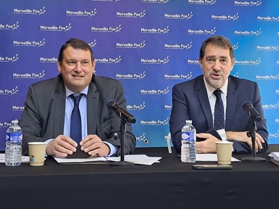 Hervé Martel et Christophe Castaner se réjouissent de la capacité du Port à faire face aux secousses mondiales. (Photo JC Barla)