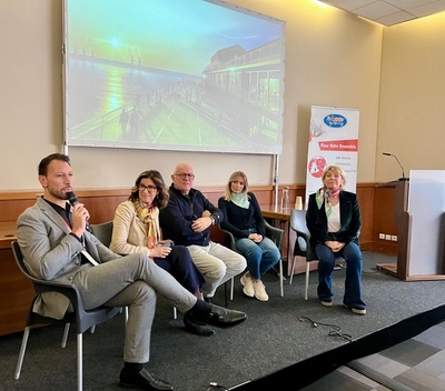 Kevin Deprez (ADIM Groupe Vinci), Sue Putallaz (mobyFly), François Kern, architecte, Chloé Zaied (Pump’Hy) et Corinne Vezzoni, architecte. © NBC