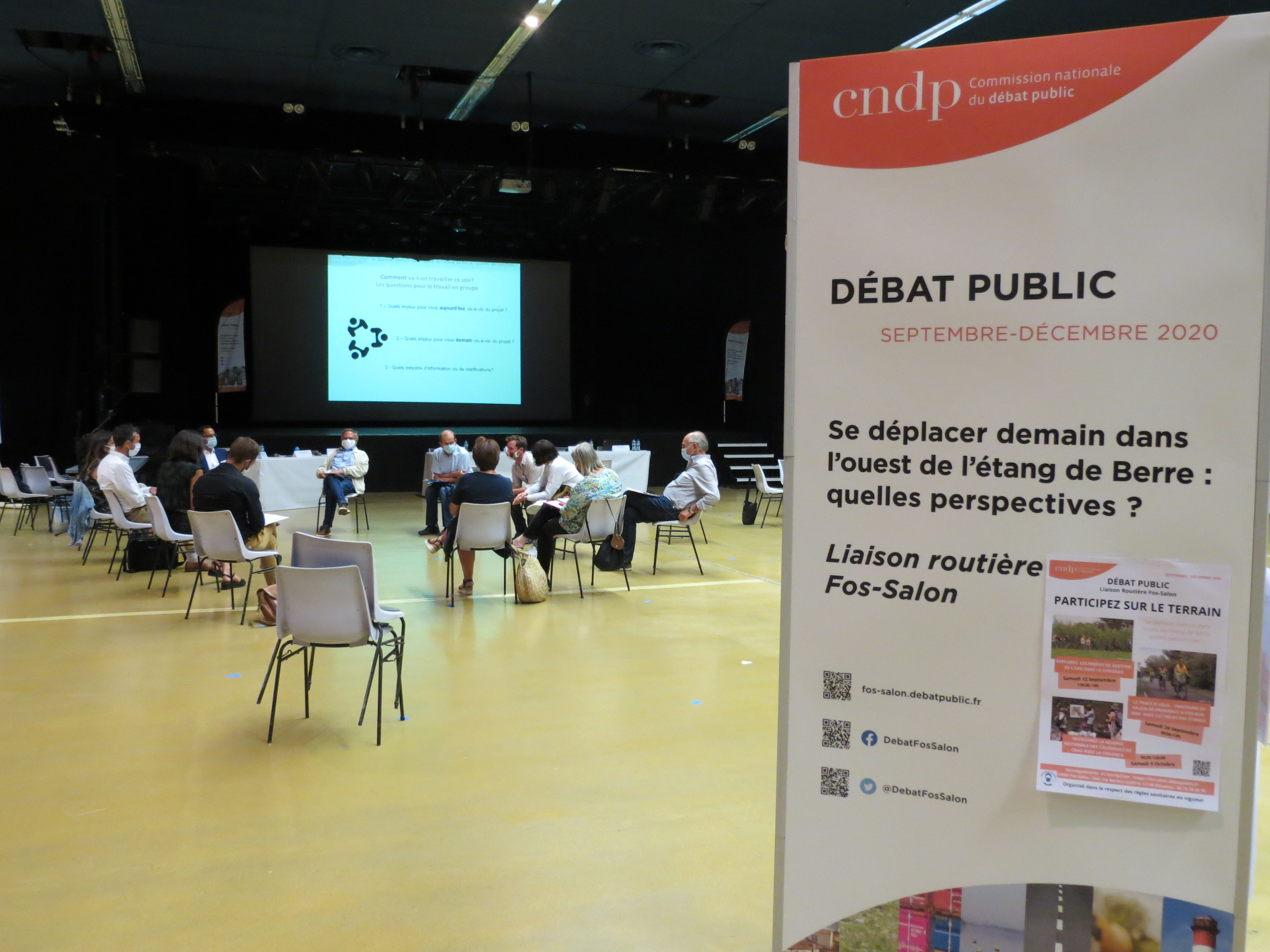 En pleine crise sanitaire, le débat s’est quand même tenu à Salon, avec des précautions multiples.