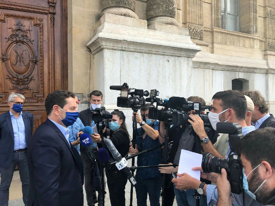 Philippe Korcia à la sortie de la Préfecture Philippe Korcia à la sortie de la Préfecture