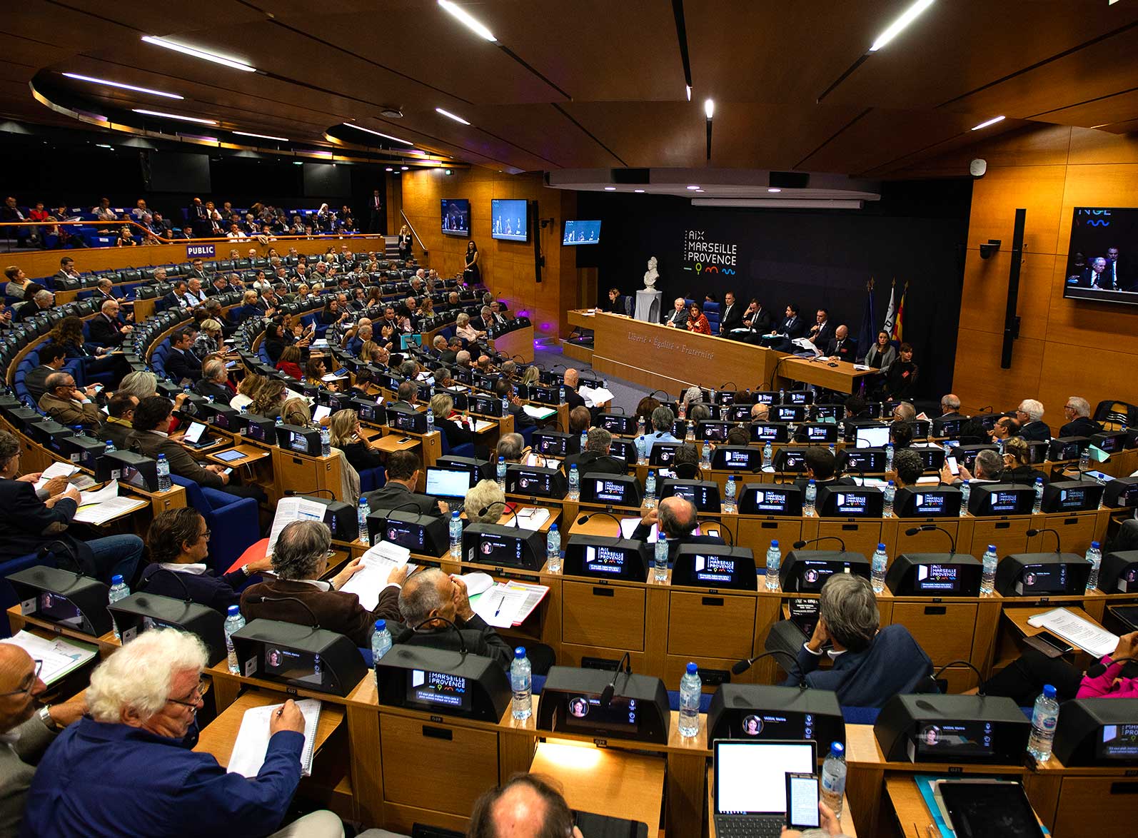 La CRC tacle la mainmise des territoires sur la Métropole