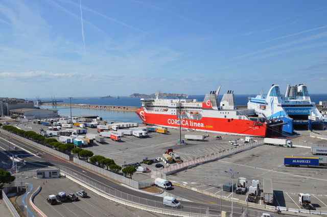 Photo : Si du côté de la passe Nord, le port phocéen s’est mis en capacité d’accueillir les plus grands paquebots de croisière, au Sud, côté passe Sainte-Marie rien ne va plus. ©N.B.C