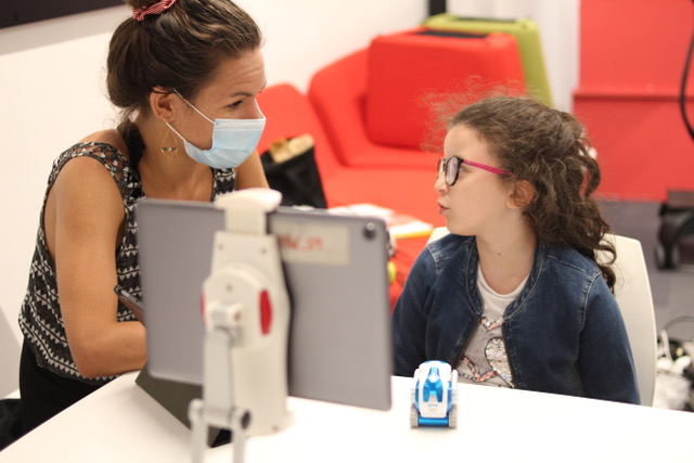 Déjà 5 000 enfants accueillis dans les ateliers digitaux de CrocosGoDigital. Photo©CrocosGoDigital Déjà 5 000 enfants accueillis dans les ateliers digitaux de CrocosGoDigital. Photo©CrocosGoDigital