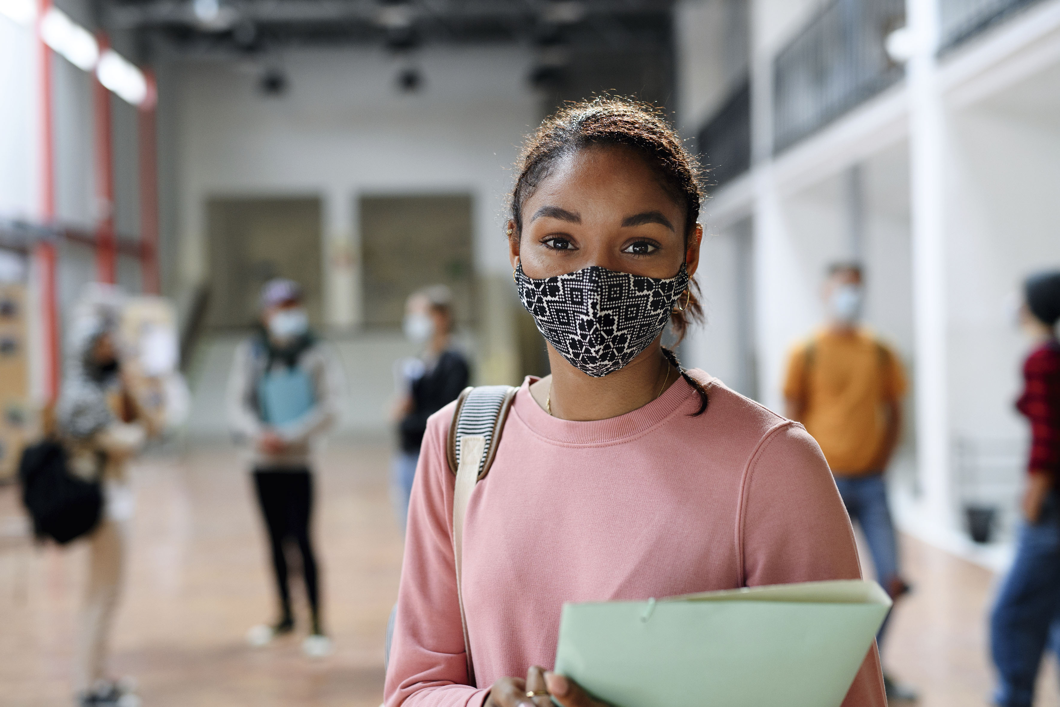 Le Crédit Agricole Alpes Provence se mobilise en faveur de la jeunesse cp adobestock/ Halfpoint