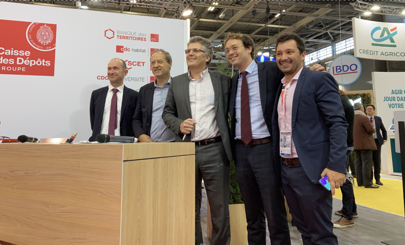 Lors de la signature de l’accord entre Tenergie et Stations-e, le 18 novembre 2021, au Salon des Maires et des Collectivités locales©DR