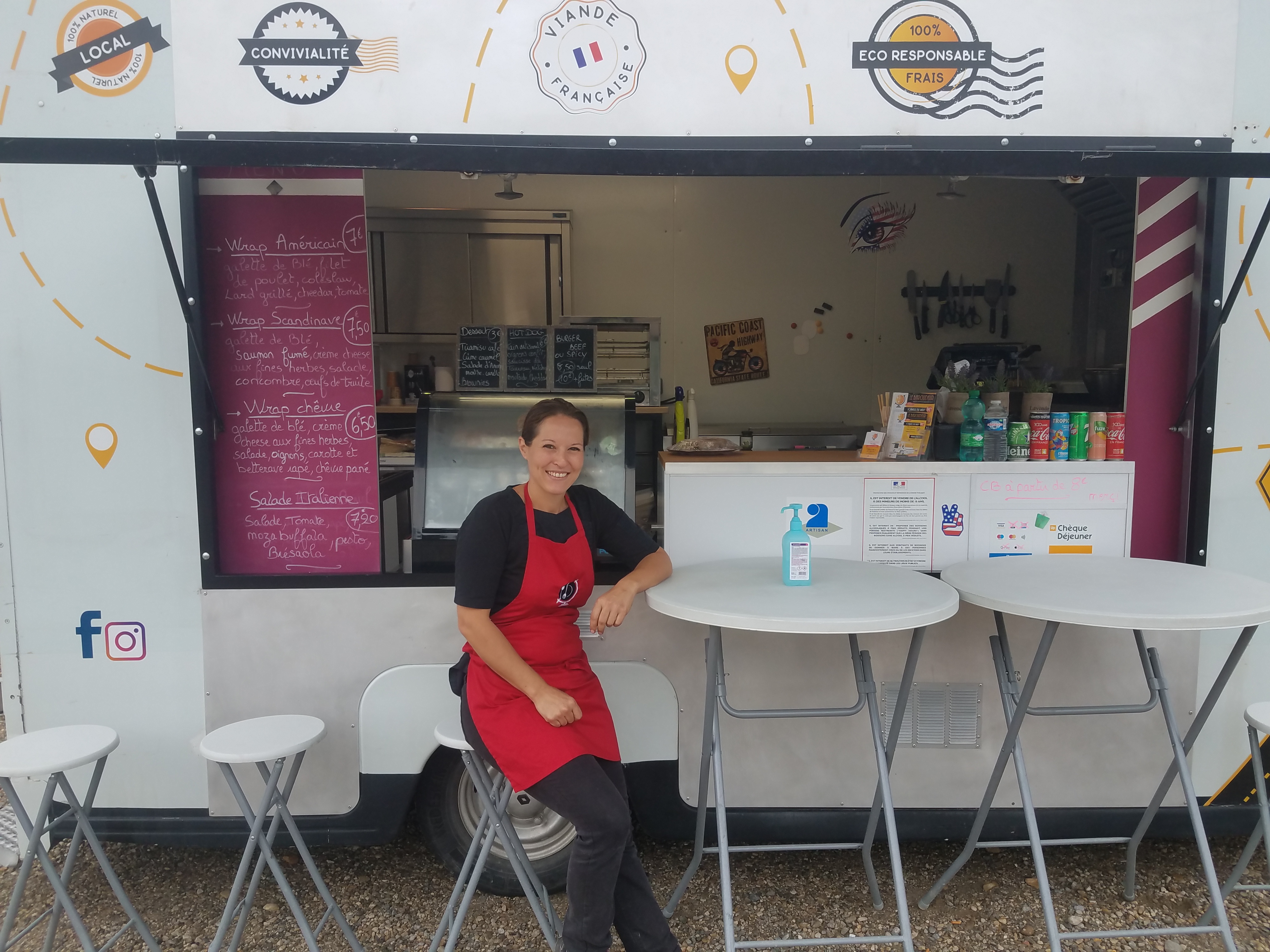 En 2019, Anne-Laure a ouvert son food truck éco-responsable où tout est biodégradable. La crise sanitaire ne l'épargnant pas, elle s’est tournée vers l'Adie pour obtenir un micro-crédit qui a conforté son entreprise. ©DR
