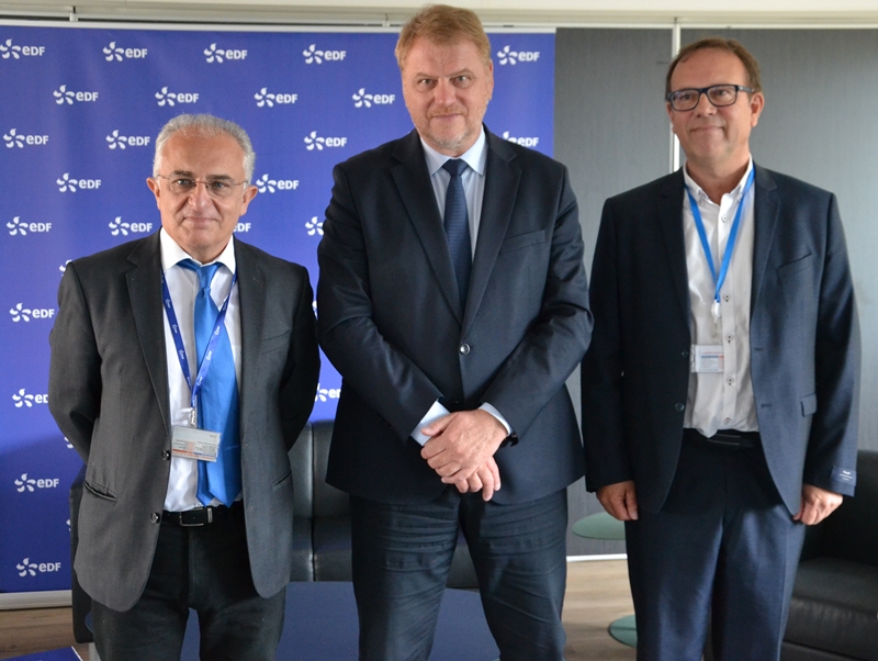 Antoine Vassallo, Frédéric Busin et Jean-Paul Romet recherche 800 salariés pour le groupe EDF (photo: F.Dubessy)