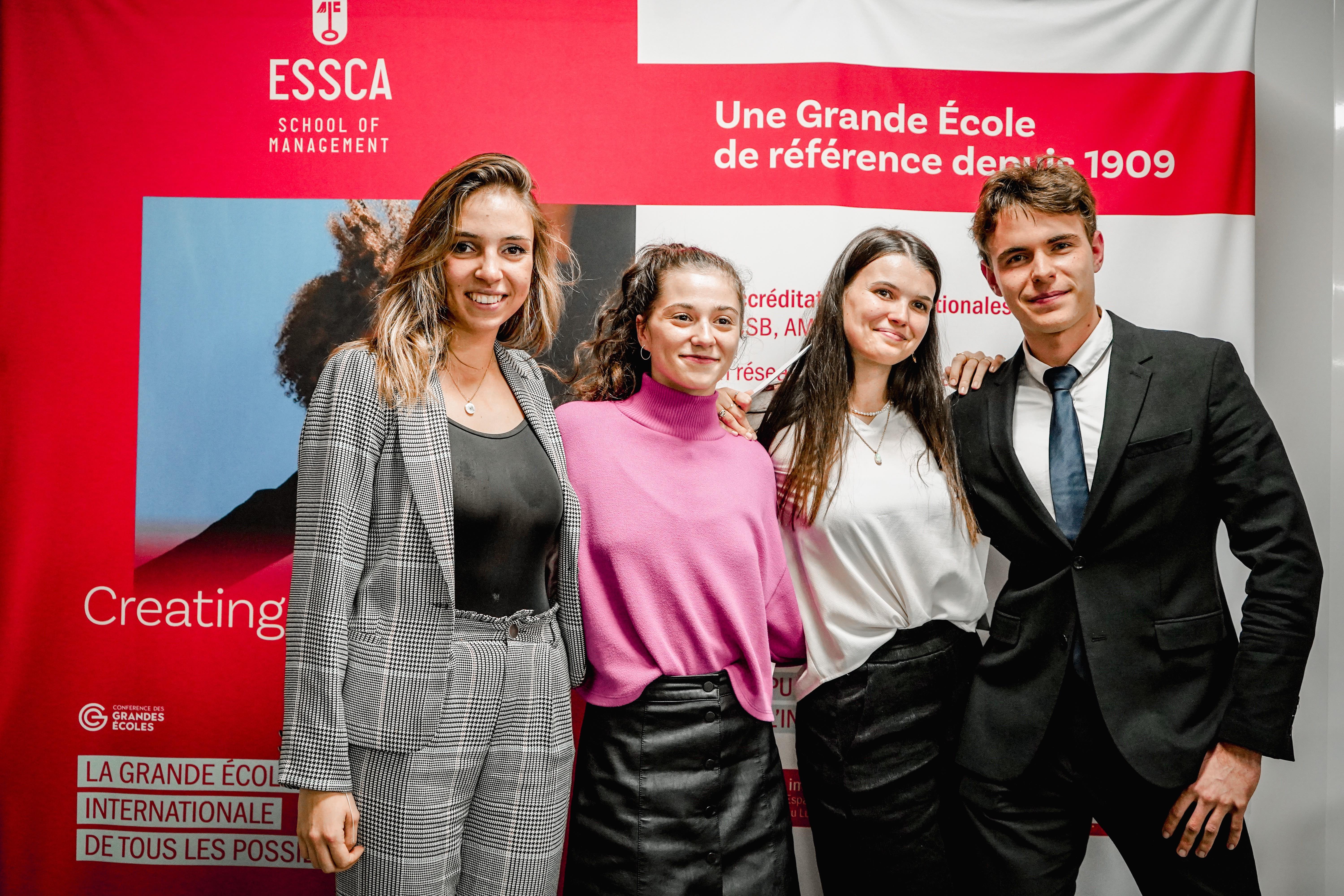 Les gagnants du premier prix (projet I-Park) du marathon entrepreneurial de l’Essca Aix ©DR Les gagnants du premier prix (projet I-Park) du marathon entrepreneurial de l’Essca Aix ©DR