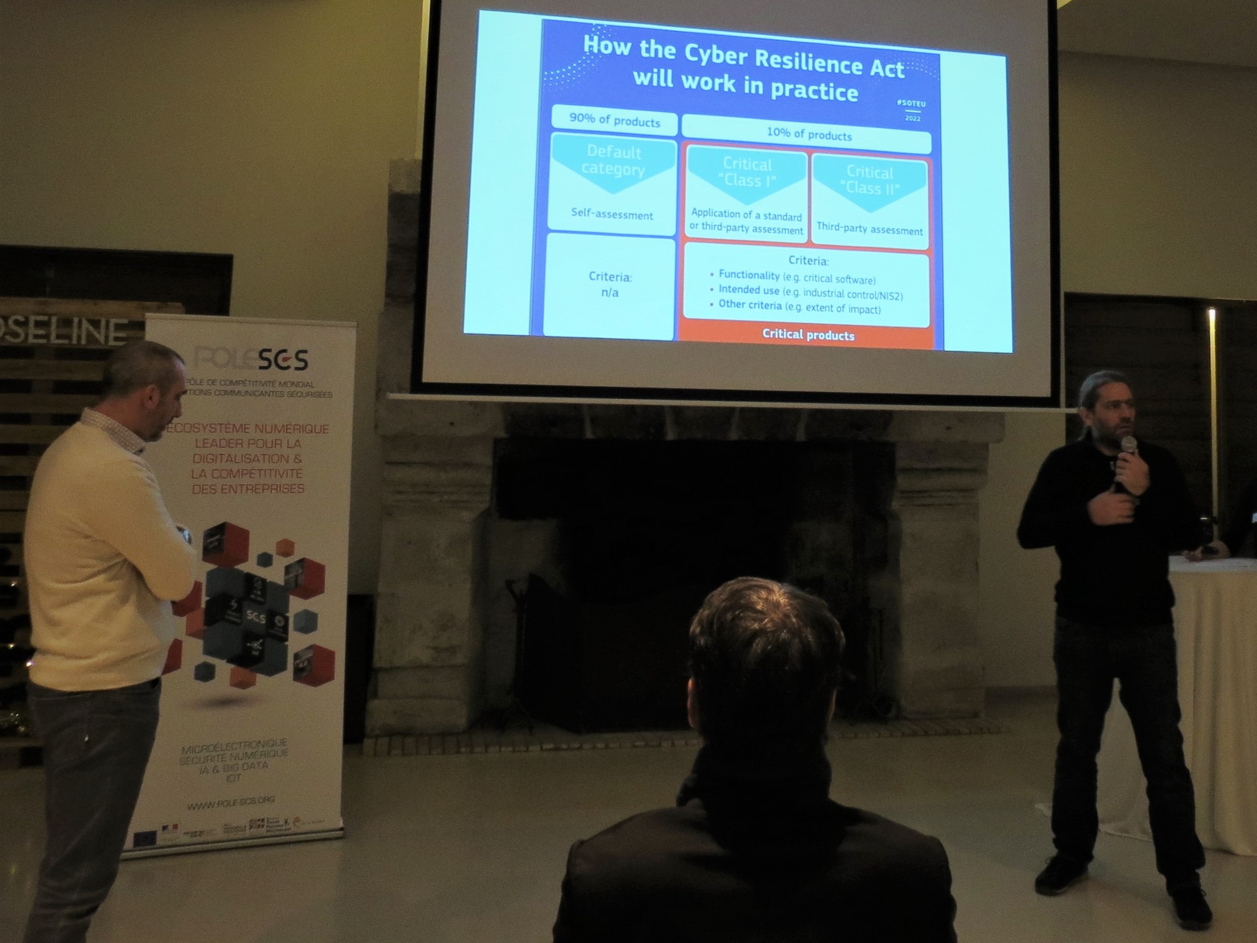 Jérôme Brognier (Amadeus) et Aurélien Francillon (Eurecom) ont débattu des évolutions de la réglementation pour mieux sécuriser les objets connectés. (Photo JC Barla) Jérôme Brognier (Amadeus) et Aurélien Francillon (Eurecom) ont débattu des évolutions de la réglementation pour mieux sécuriser les objets connectés. (Photo JC Barla)