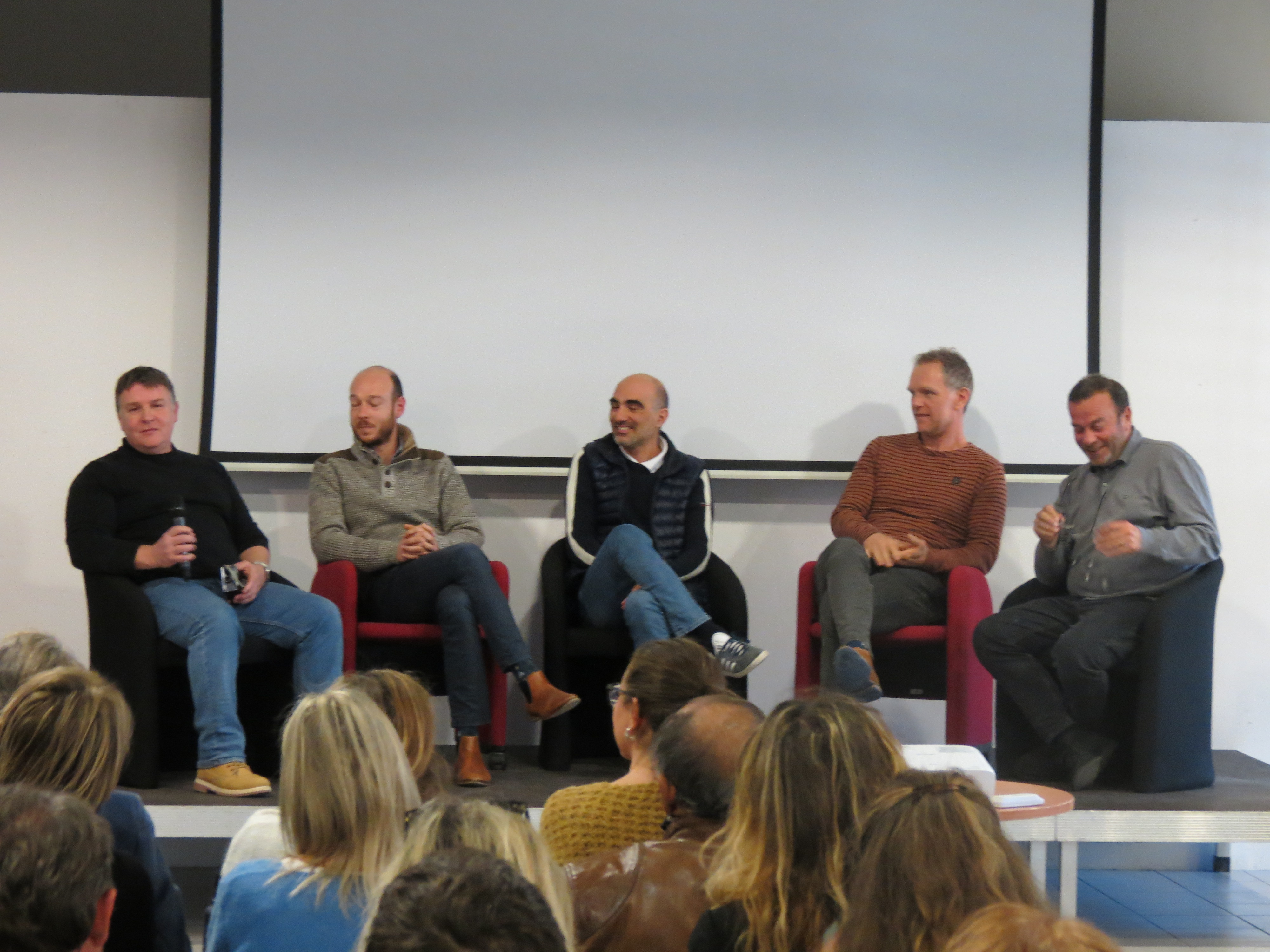 A.Lunati (SP3H), B.Devoisselle (Quantia), H.Moussavi (Chargepoly), G.Monari (Meteoptim) et JF Rossi (Acwa Robotics) ont évoqué l’intérêt pour une start-up de s’afficher au CES de Las Vegas. (Photo JC Barla) A.Lunati (SP3H), B.Devoisselle (Quantia), H.Moussavi (Chargepoly), G.Monari (Meteoptim) et JF Rossi (Acwa Robotics) ont évoqué l’intérêt pour une start-up de s’afficher au CES de Las Vegas. (Photo JC Barla)