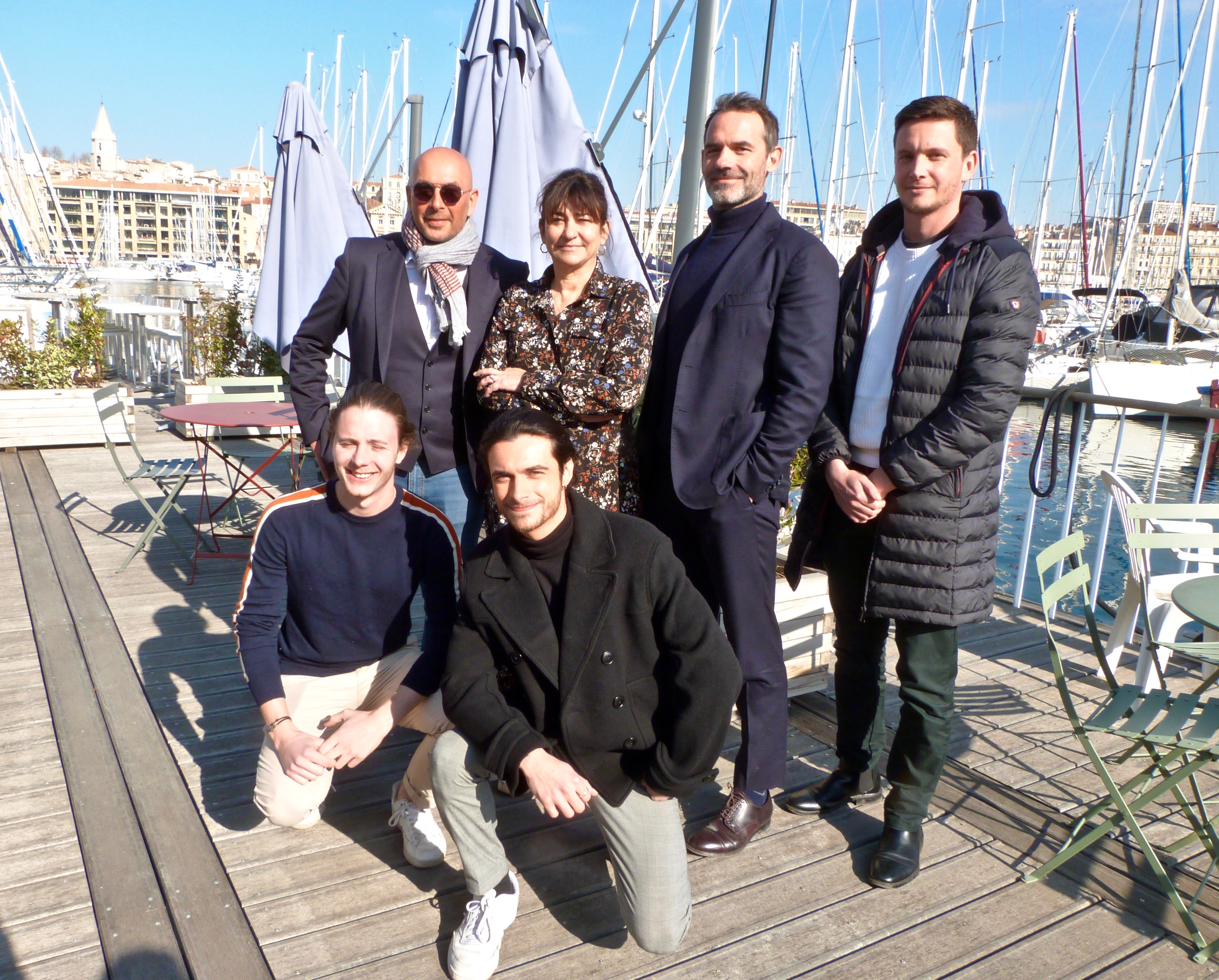 Au 2e rang, de g à dr : Christophe Baralotto, Carole Benarroche, Charles Richardson (Provence Angels), Nelson Lukes (K-Motors). Au  1er rang : Antoine Agnetti et Raphaël Coulmeau (Wilout). Photo©MOH.