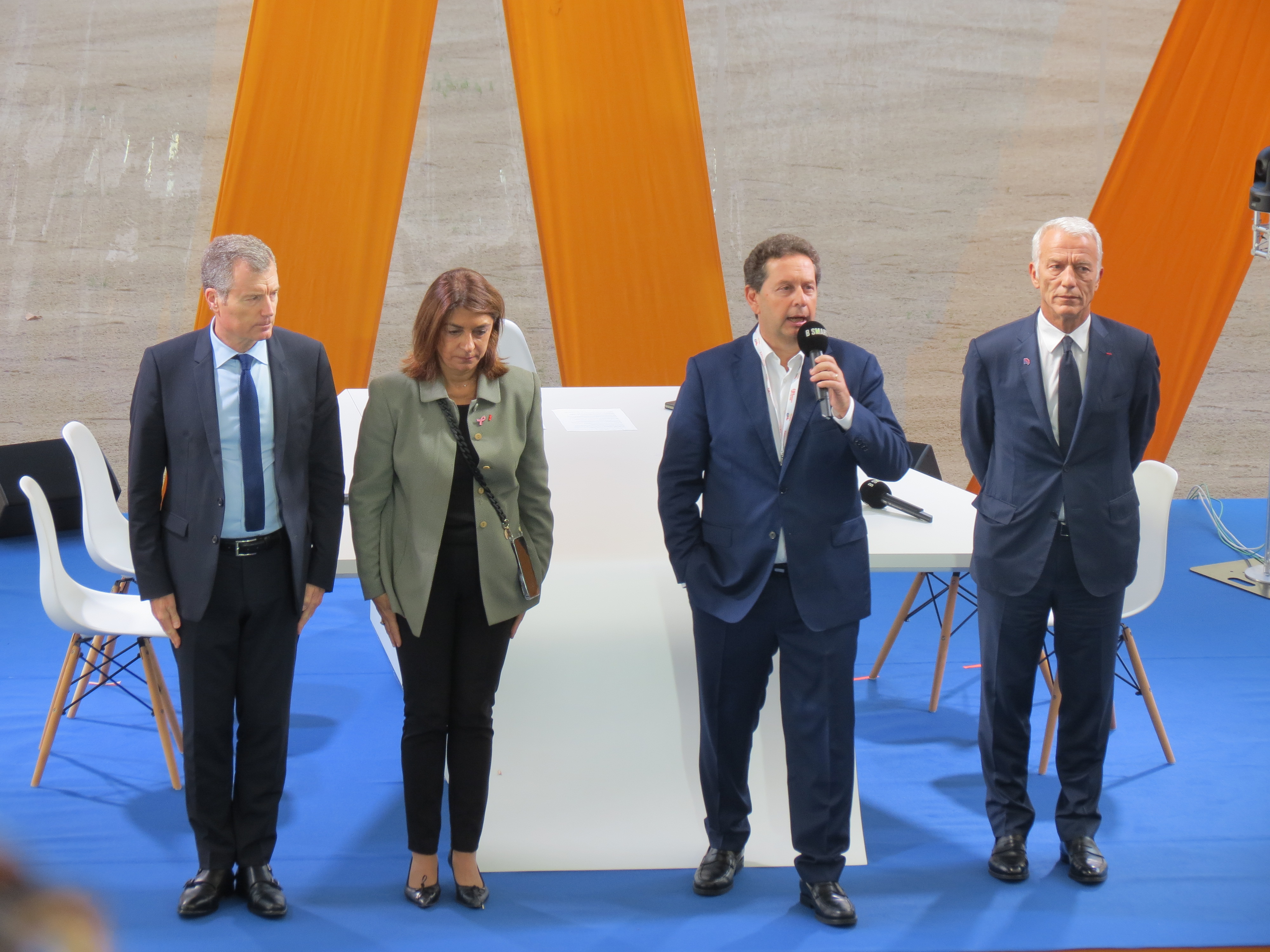 Christophe Mirmand, préfet des Bouches-du-Rhône, Martine Vassal, présidente de la Métropole, Philippe Korcia, président de l'UPE 13 et Patrick Martin, président du Medef national, à l'ouverture du Forum des entrepreneurs (photo Jean-Christophe Barla)