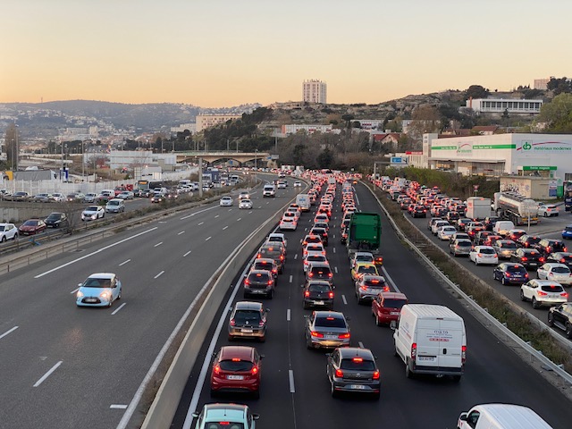 Un tiers des véhicules circulant à Marseille sera interdit de ZFE en septembre. ©NBC