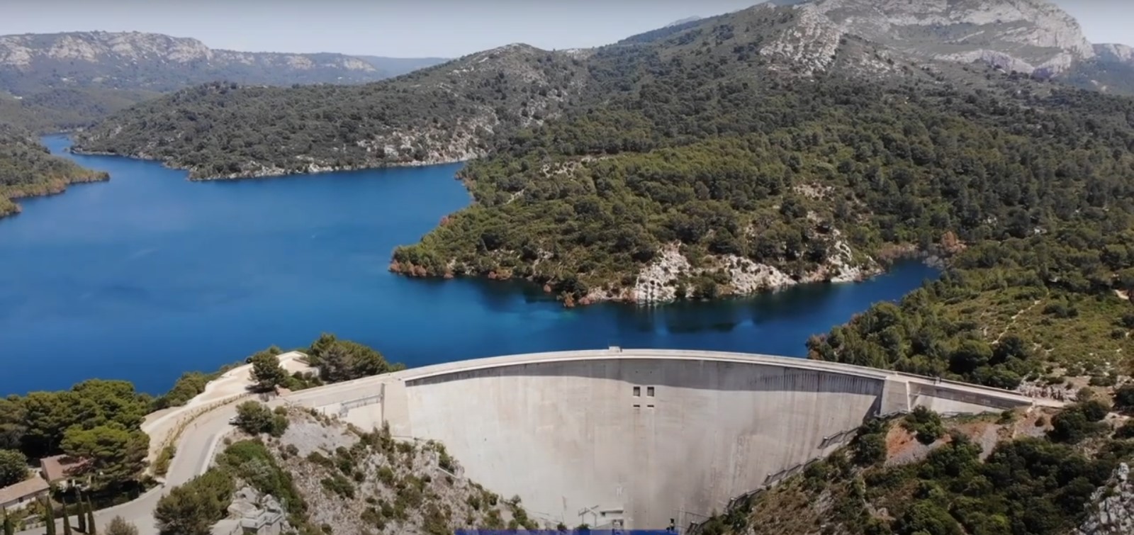 Un an après les Etats régionaux de l'eau, la Région met en place de nouveaux outils pour inciter les différents acteurs à diminuer leur consommation d'eau. © Région Sud