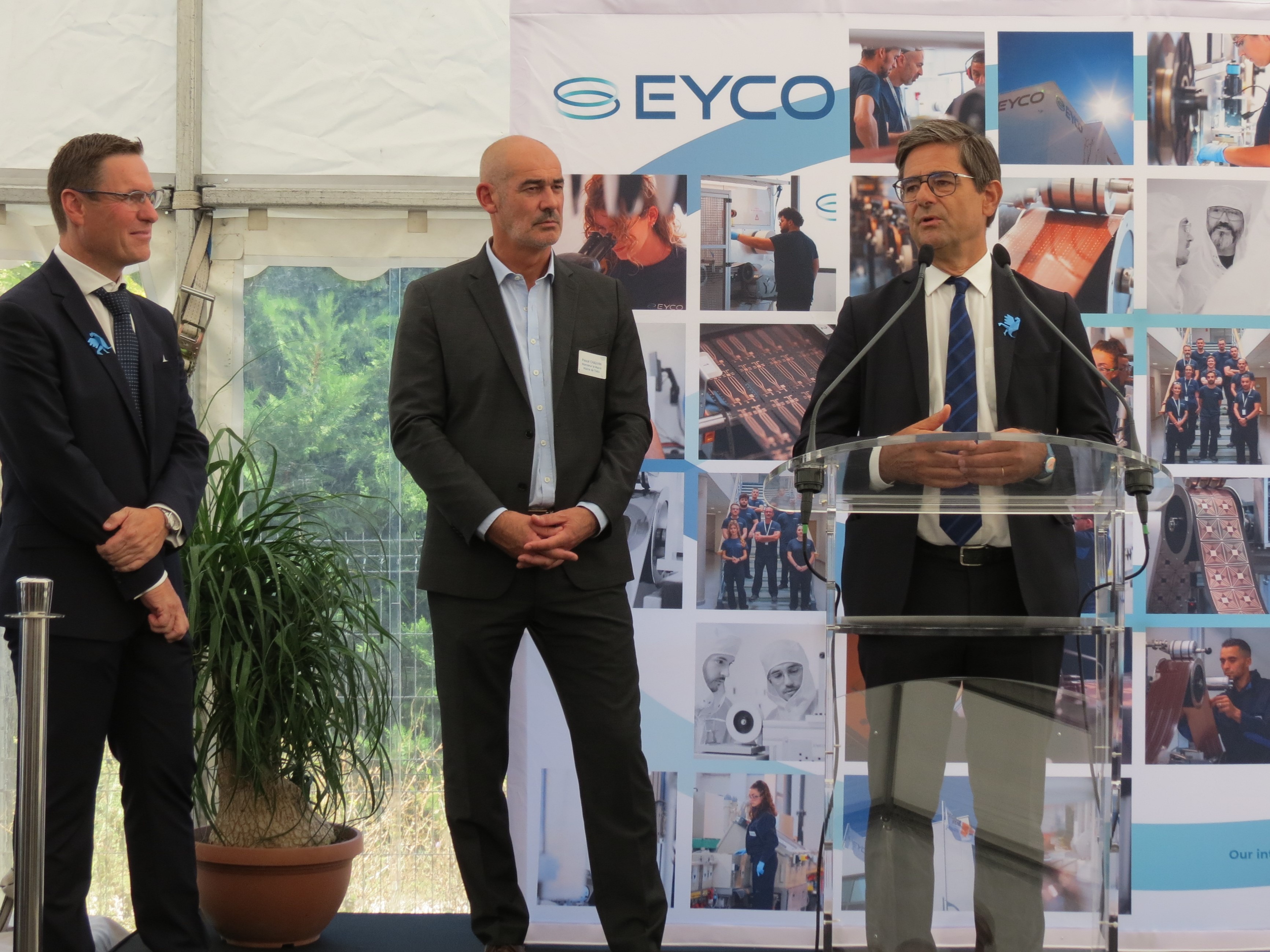 Eric Eymard (Eyco), Pascal Chauvin (maire de Trets) et Nicolas Dufourcq (Bpifrance) ont souligné l’énorme effort commun que réclame l’implantation d’une usine en France (Photo JC Barla). Eric Eymard (Eyco), Pascal Chauvin (maire de Trets) et Nicolas Dufourcq (Bpifrance) ont souligné l’énorme effort commun que réclame l’implantation d’une usine en France (Photo JC Barla).