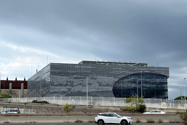 24 000m² d’espaces informatiques équipés à ce jour. Le MRS4 a été bâti sur le port face au MRS3 et à quelques mètres du futur MRS5©NBC
