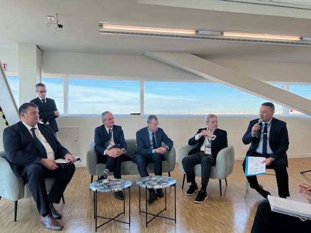 Au micro, Christophe Avellan, directeur du Pôle Mer Méditerranée. ©LM Au micro, Christophe Avellan, directeur du Pôle Mer Méditerranée. ©LM