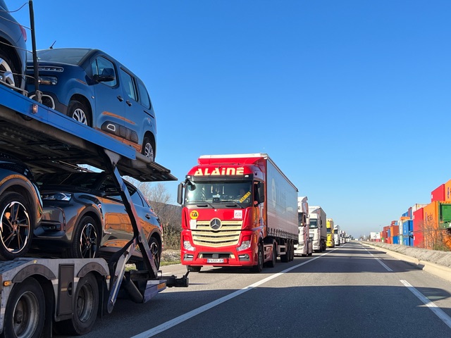 Chaque jour ce sont près de 5000 poids lourds qui traversent la zone industrialo-portuaire de Fos. ©NBC
