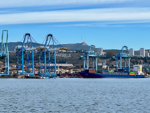 Le transport maritime souffre du recul du commerce mondial et des tensions géopolitiques. ©NBC